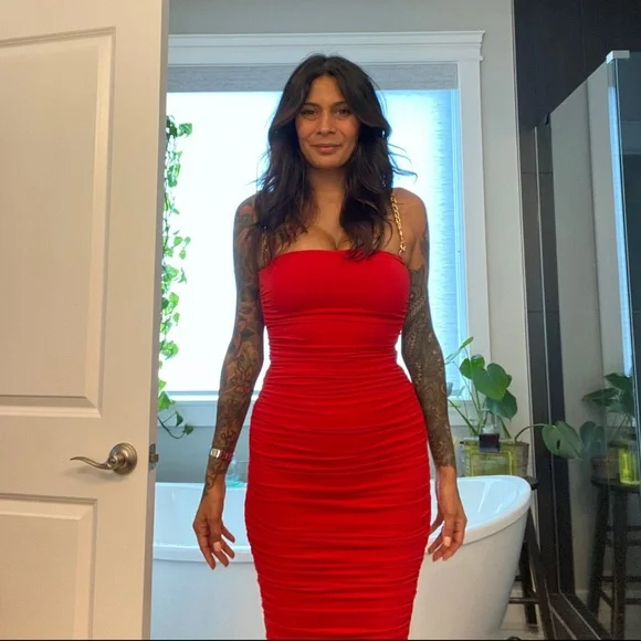 Nookie Allegra Ruched Chain shoulder midi dress in red